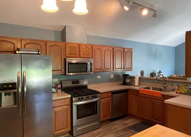 Photo of 2552 Hatfield Ct, Elgin, IL 60123