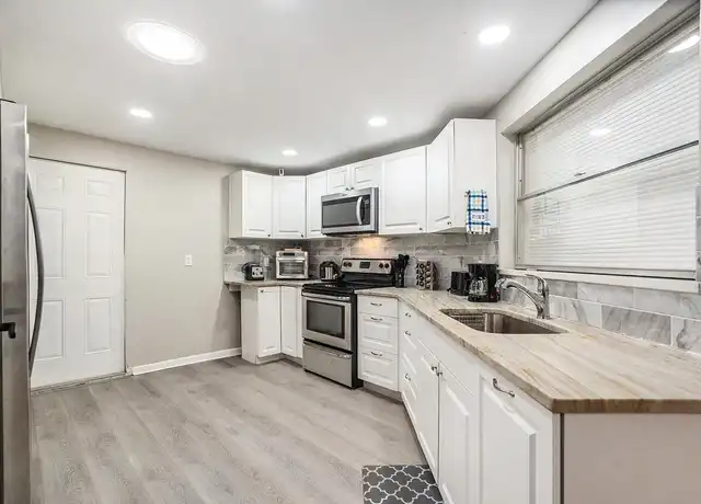 Property at 3005 N 38th St, Tampa, FL, 33605, 1 bed, 1 bath, [object Object]