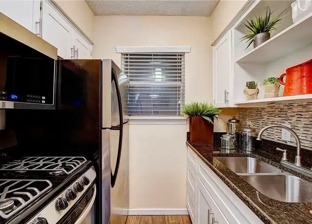 Property at 2401 Manor Rd #112, Austin, TX, 78722, 2 beds, 1 bath, [object Object]