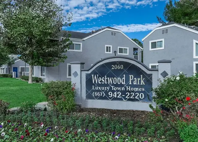 Photo of 2060 Westwood Ct, Lancaster, CA 93536