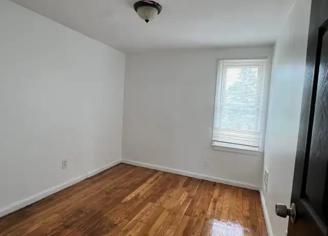 Property at 19000 Morang Dr, Detroit, MI, 48205, 2 beds, 1 bath, [object Object]