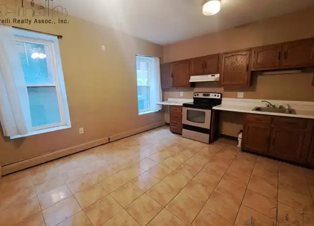 Property at 68 N Margin St Unit 1, Boston, MA, 02113, 2 beds, 1 bath, [object Object]