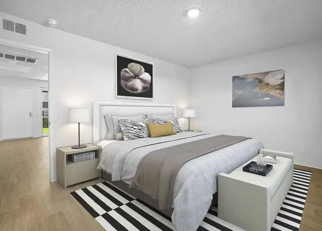 Photo of 466 W Washington Ave, El Cajon, CA 92020