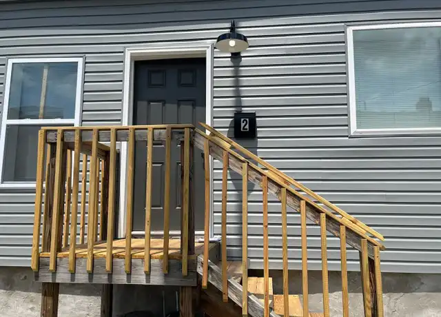 Property at 1262 S Shelby St Unit 1262-2, Louisville, KY, 40203, 3 beds, 1 bath, [object Object]