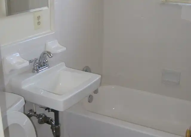 Property at 1519 N Lancaster St Unit 1, Arlington, VA, 22205, 1 bed, 1 bath, [object Object]