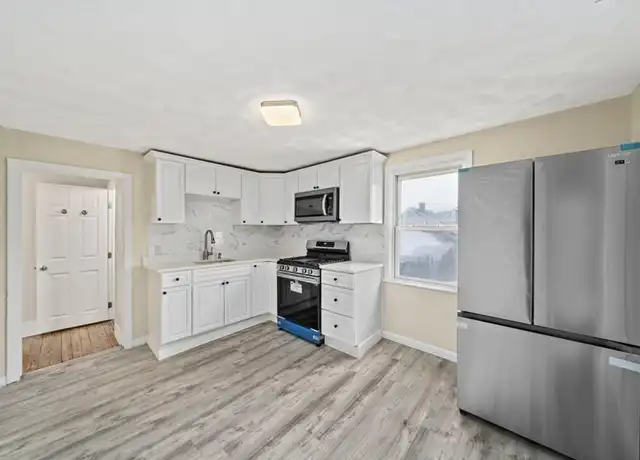 Property at 49a Massasoit Ave Unit 2, Hull, MA, 02045, 3 beds, 1 bath, [object Object]