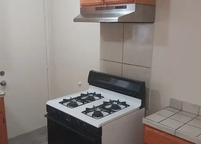 Property at 1 S Centinela Ave, Los Angeles, CA, 90066, 2 beds, 1 bath, [object Object]
