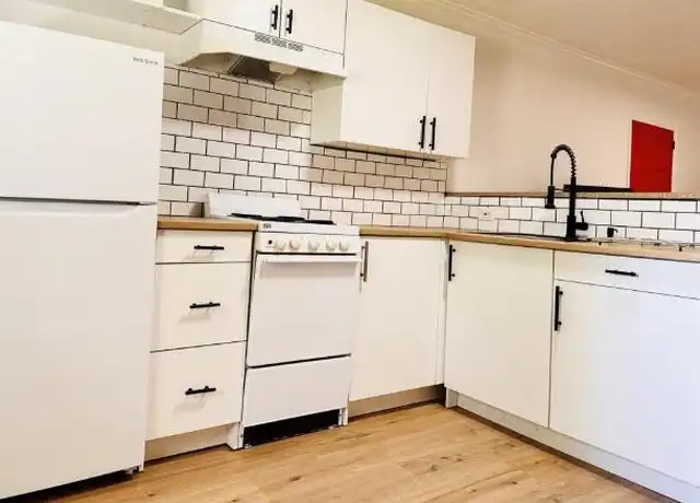 Property at 2031 1/2 Wrightsboro Rd, Augusta, GA, 30904, 1 bed, 1 bath, [object Object]