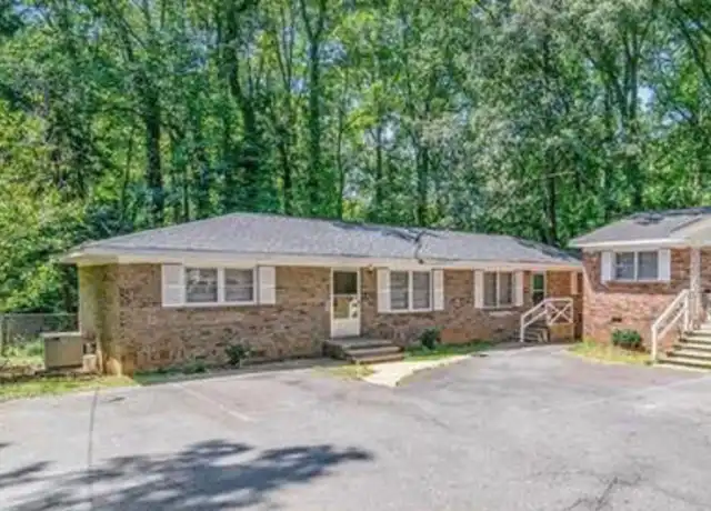 Property at 340 E Jefferson St, York, SC, 29745, 2 beds, 1 bath, [object Object]