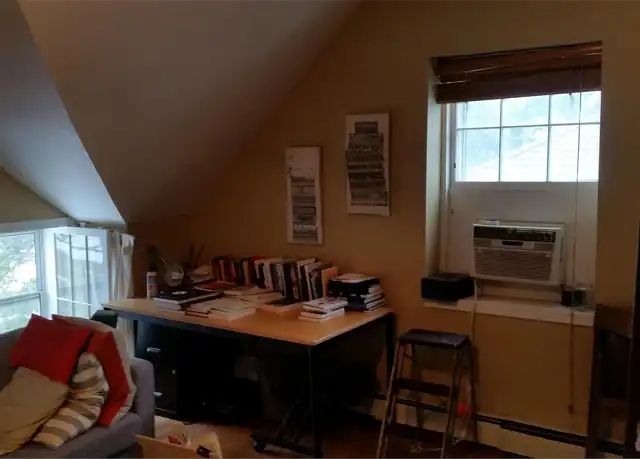 Property at 932 E College St, Iowa City, IA, 52240, 1 bed, 1 bath, [object Object]