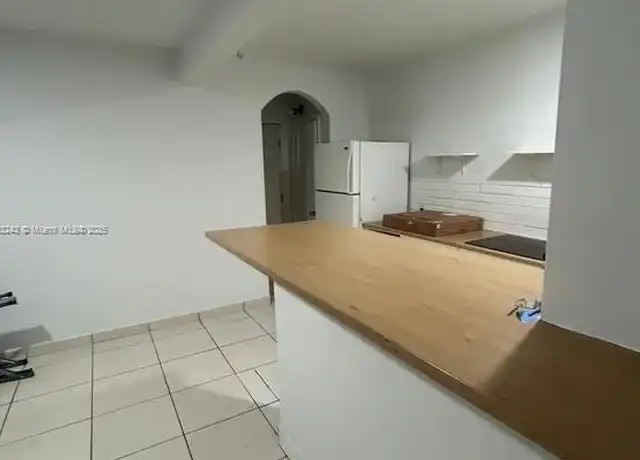 Property at 635 SW 16th Ave Unit 4, Miami, FL, 33135, 1 bed, 1 bath, [object Object]