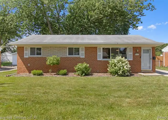 Property at 8439 Doncaster Dr, Sterling Heights, MI, 48312, 3 beds, 2 baths, [object Object]