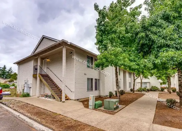 Property at 13722 NE Glisan St Unit 4, Portland, OR, 97230, 2 beds, 2 baths, [object Object]