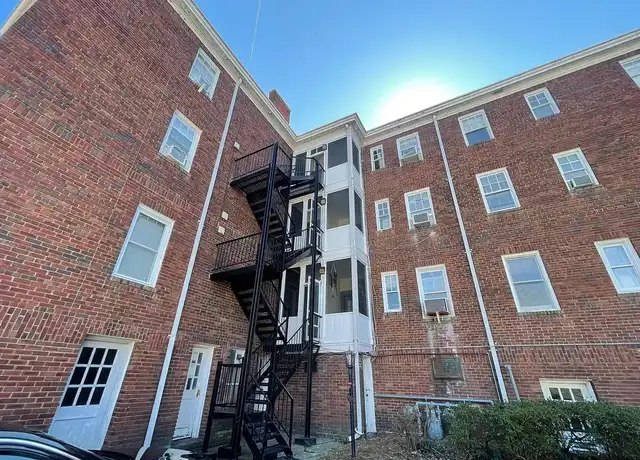 Property at 904 W Market St, Greensboro, NC, 27401, 2 beds, 1 bath, [object Object]