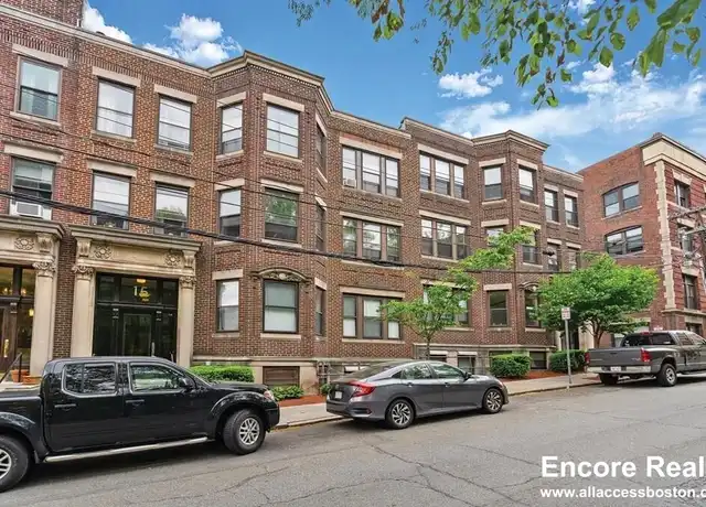 Property at 11 Stearns Rd Unit 4, Brookline, MA, 02446, 3 beds, 1.5 baths, [object Object]