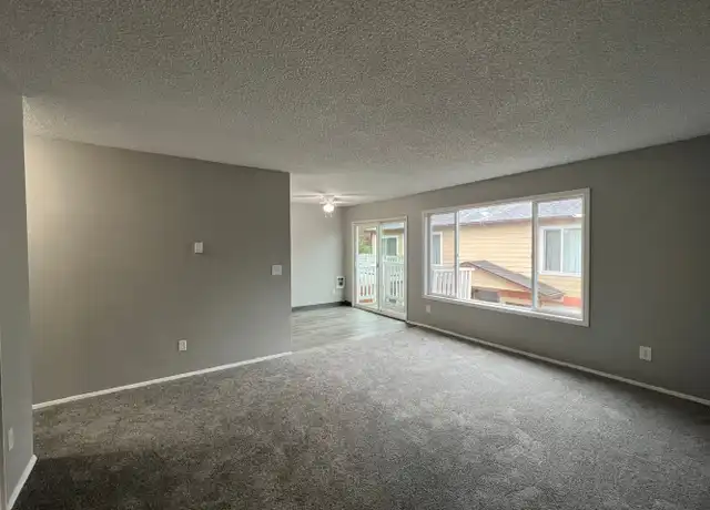Property at 17333 SE Stark St Unit 01, Portland, OR, 97233, 2 beds, 1 bath, [object Object]