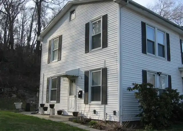 Property at 321 Robinwood Rd Unit Left Side, Waterbury, CT, 06708, 2 beds, 1 bath, [object Object]