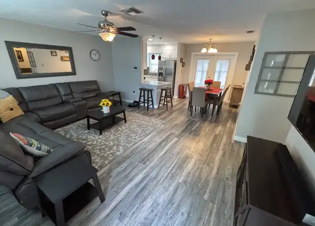 Property at 11253 109th Ln, Largo, FL, 33778, 2 beds, 1.5 baths, [object Object]
