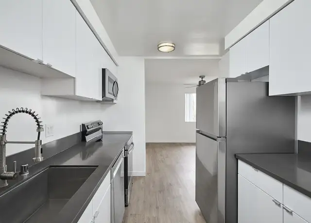 Photo of 305 San Vicente Blvd, Santa Monica, CA 90402
