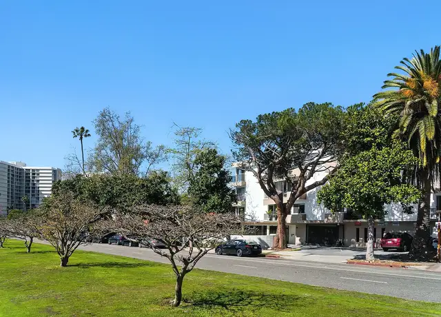 Photo of 305 San Vicente Blvd, Santa Monica, CA 90402
