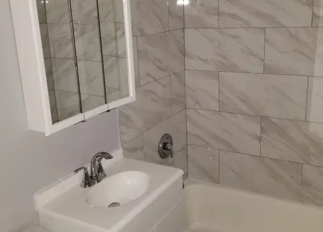 Property at 10210 Ridgeland Ave Unit B2, Chicago Ridge, IL, 60415, 1 bed, 1 bath, [object Object]