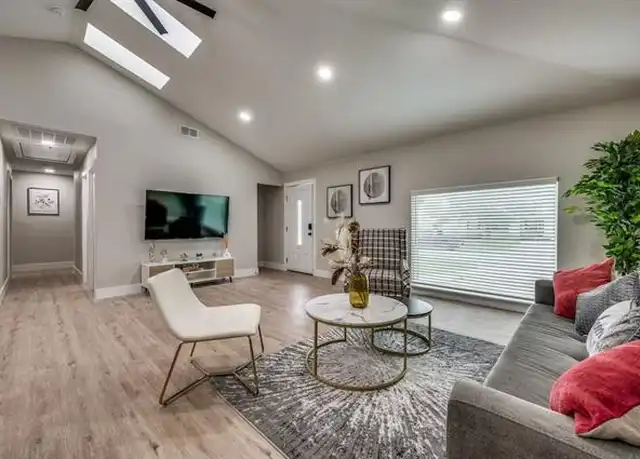 Property at 1409 Schulze Dr, Irving, TX, 75060, 4 beds, 2 baths, [object Object]