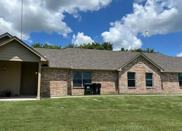 Property at 104 Sunburst Ct, Weatherford, TX, 76087, 3 beds, 2 baths, [object Object]
