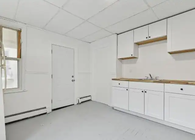 Property at 113 King St, Pottstown, PA, 19464, 1 bed, 1 bath, [object Object]