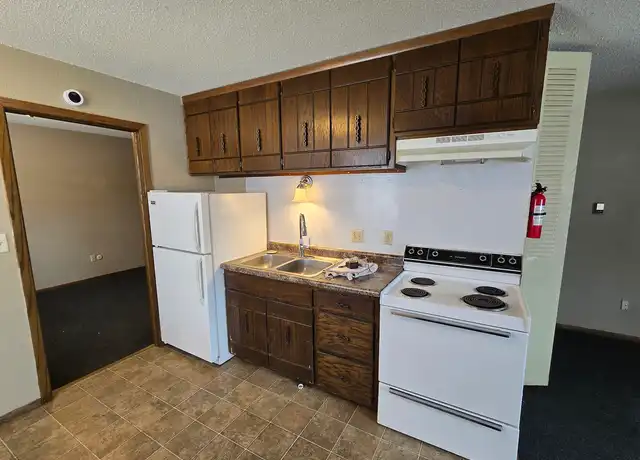 Property at 96 Arlington Ave W, Saint Paul, MN, 55117, 1 bed, 1 bath, [object Object]