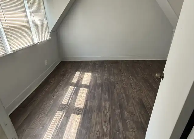 Property at 1206 W Maple Ave Unit 3, Independence, MO, 64050, 1 bed, 1 bath, [object Object]