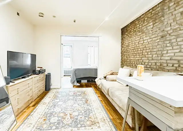 Property at 322 E 74th St Unit 4BB, New York, NY, 10021, 1 bed, 1 bath, [object Object]