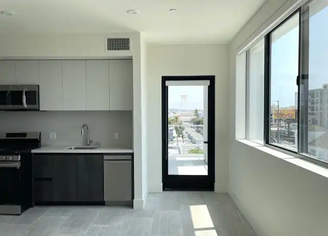 Property at 3766 Motor Ave Unit 401, Los Angeles, CA, 90034, 1 bed, 1 bath, [object Object]