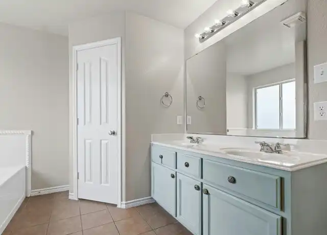 Property at 307 Leo Ln, Killeen, TX, 76542, 4 beds, 2 baths, [object Object]