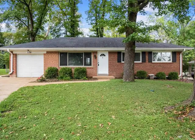 Property at 9731 Twincrest Dr, Saint Louis, MO, 63126, 3 beds, 1.5 baths, [object Object]