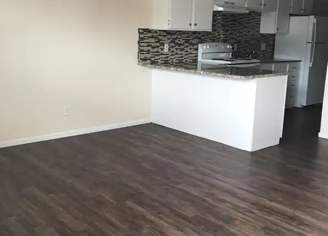 Property at 107 S Grant St Unit 3, Russell, KS, 67665, 1 bed, 1 bath, [object Object]
