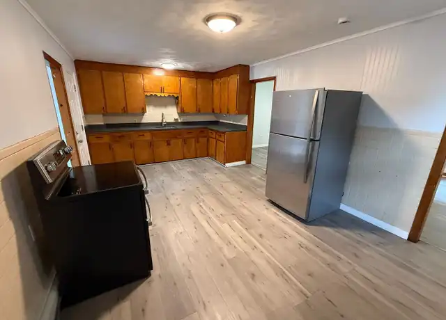 Property at 59 Cross St Unit 1R, Southbridge, MA, 01550, 2 beds, 1 bath, [object Object]