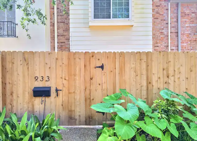 Property at 933 Wax Myrtle Ln, Houston, TX, 77079, 1 bed, 1.5 baths, [object Object]