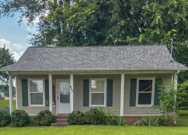 Property at 133 E St, Clarksville, TN, 37042, 3 beds, 1.5 baths, [object Object]