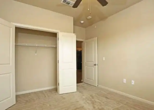Property at 6934 E Ben White Blvd Unit 3017, Austin, TX, 78741, 3 beds, 2 baths, [object Object]