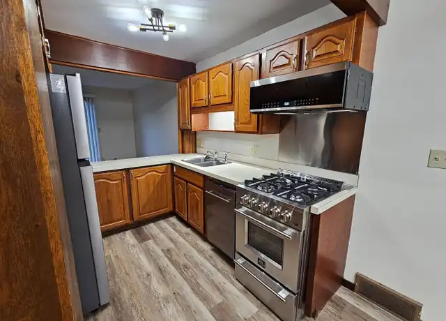 Property at 1006 W Kalsched St Unit 1006, Marshfield, WI, 54449, 2 beds, 1 bath, [object Object]