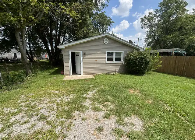 Property at 4005 Woodruff Ave, Louisville, KY, 40215, 2 beds, 1 bath, [object Object]