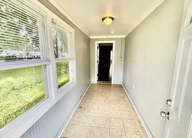 Property at 4005 Woodruff Ave, Louisville, KY, 40215, 2 beds, 1 bath, [object Object]