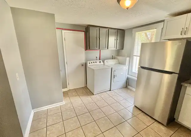 Property at 4005 Woodruff Ave, Louisville, KY, 40215, 2 beds, 1 bath, [object Object]