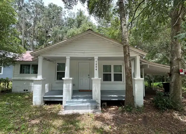 Property at 1004 SE 7th Ave, Gainesville, FL, 32601, 3 beds, 2 baths, [object Object]