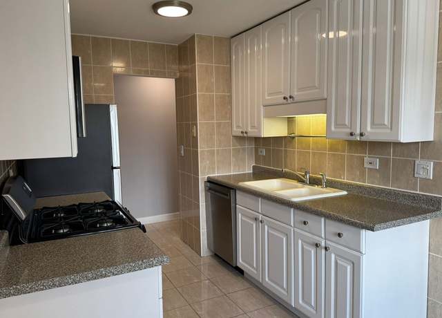 Photo of 8623 W Foster Ave Unit 3A, Chicago, IL 60656