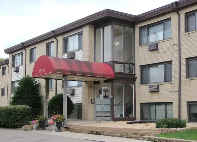 Property at 976 Robert St S #208, Saint Paul, MN, 55118, 2 beds, 1 bath, [object Object]