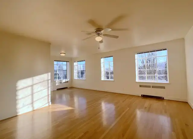 Property at 1975 NW Everett St, Portland, OR, 97209, 2 beds, 1 bath, [object Object]