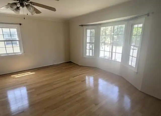 Property at 13206 1/2 Riverside Dr, Sherman Oaks, CA, 91423, 1 bed, 1 bath, [object Object]