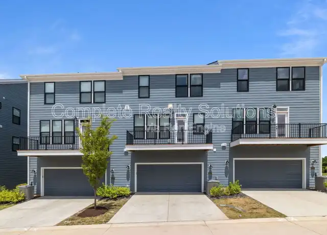 Property at 16525 Yellow Wood Dr, Chesterfield, MO, 63005, 4 beds, 3.5 baths, [object Object]