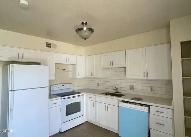 Property at 1914 W Village Dr Unit B, Phoenix, AZ, 85023, 3 beds, 2 baths, [object Object]